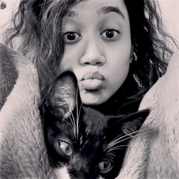 Meet your Posher, Kriti - Picture 1 of 1